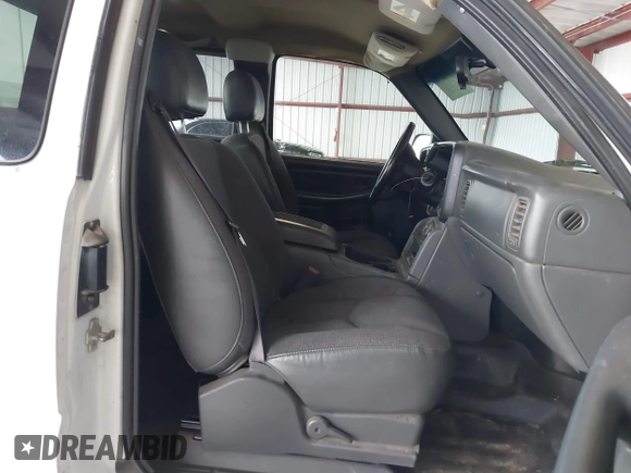 2005 Chevrolet Silverado 1500 LS with VIN 2GCEC19T051227099, listed as a IAAI auction lot 41489414 with 187,224 mi miles and . Bid and sale history available at DreamBid. Image 5.