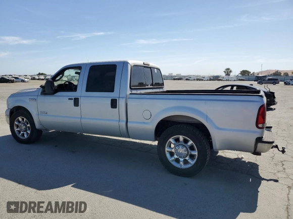2006 Ford F-250 XL z VIN 1FTSW20P26ED39578, wystawiony jako Copart lot #59006245 z przebiegiem 241 298 mil mil oraz Szkoda całkowita • Salvage title. Historia ofert i sprzedaży dostępna na DreamBid. Obrazek 2.