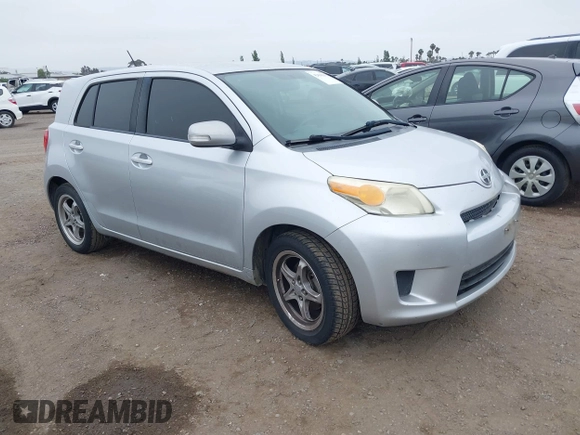 2008 Scion xD z VIN JTKKU10488J011378, wystawiony jako IAAI lot #42436291 z przebiegiem 161 354 mil mil oraz . Historia ofert i sprzedaży dostępna na DreamBid. Obrazek 1.