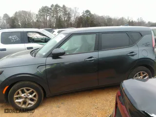 2024 Kia Soul LX with VIN KNDJ23AU1R7916854, listed as a IAAI auction lot 41519162 with 5,611 mi miles. Bid and sale history available at carsss.com. Image 15.