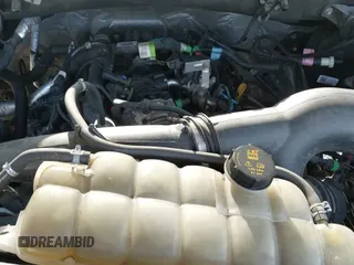 2019 Ford F-150 XL с VIN 1FTMF1EP5KKE40363, выставлен на аукционе IAAI как лот 43353638 с пробегом 173 283 миль миль и . История ставок и продаж доступна на DreamBid. Изображение 19.
