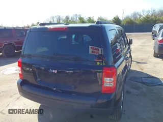 2015 Jeep Patriot Sport with VIN 1C4NJPBB8FD399932, listed as a IAAI auction lot 41935017 with 92,379 mi miles. Bid and sale history available at carsss.com. Image 4.