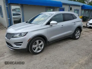 2018 Lincoln MKC Premiere z VIN 5LMCJ1C9XJUL07396, wystawiony jako Copart lot #54317485 z przebiegiem 185 589 mil mil oraz Szkody całkowita. Historia ofert i sprzedaży dostępna na DreamBid. Obrazek 1.