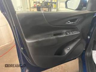 2021 Chevrolet Equinox LT with VIN 2GNAXUEV0M6127914, listed as a IAAI auction lot 41940405 with 28,624 mi miles and . Bid and sale history available at DreamBid. Image 1.
