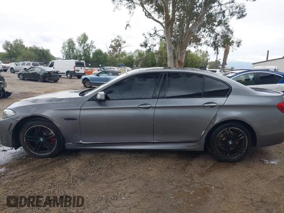 2016 BMW 5 Series 528i z VIN WBA5A5C50GG352744, wystawiony jako IAAI lot #41935590 z przebiegiem 126 531 mil mil oraz . Historia ofert i sprzedaży dostępna na DreamBid. Obrazek 14.