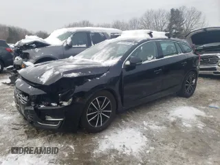 2017 Volvo V60 Premier with VIN YV140MEK6H1344578, listed as a Copart auction lot 44699995 with 89,767 mi miles and Salvage Title. Bid and sale history available at carsss.com. Image 1.