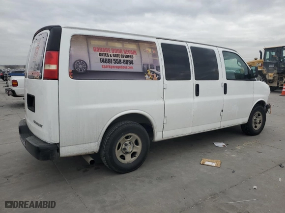 2005 Chevrolet Express Cargo Van with VIN 1GCFG15T251176760, listed as a Copart auction lot 42026255 with 265,846 mi miles and Salvage Title. Bid and sale history available at carsss.com. Image 3.