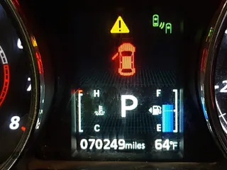 2020 Mitsubishi Outlander ES z VIN JA4AR3AU1LU020245, wystawiony jako IAAI lot #42155598 z przebiegiem 70 249 mil mil oraz . Historia ofert i sprzedaży dostępna na DreamBid. Obrazek 7.