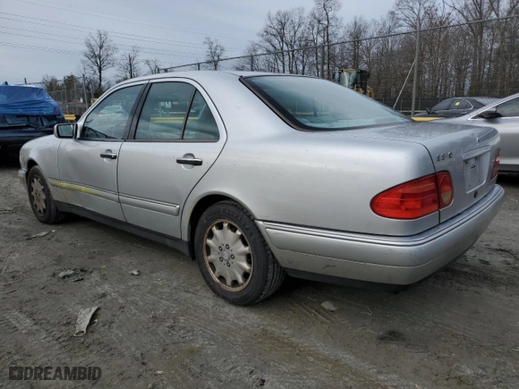 1999 Mercedes-Benz E-Class with VIN WDBJF65H0XA904616, listed as a Copart auction lot 43578035 with 140,112 mi miles and Salvage Title. Bid and sale history available at carsss.com. Image 2.