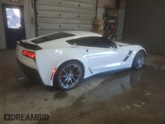 2017 Chevrolet Corvette Grand Sport 2LT with VIN 1G1YY2D77H5101557, listed as a Copart auction lot 82720374 with 8,735 mi miles and Salvage Title. Bid and sale history available at carsss.com. Image 3.