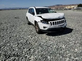 2016 Jeep Compass Sport z VIN 1C4NJCBA9GD568342, wystawiony jako Copart lot #61505995 z przebiegiem 133 368 mil mil oraz Szkoda całkowita • Salvage title. Historia ofert i sprzedaży dostępna na DreamBid. Obrazek 14.