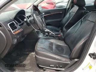 2011 Lincoln MKZ z VIN 3LNHL2GC9BR754678, wystawiony jako Copart lot #54909615 z przebiegiem 102 863 mil mil oraz Szkoda całkowita • Salvage title. Historia ofert i sprzedaży dostępna na DreamBid. Obrazek 7.