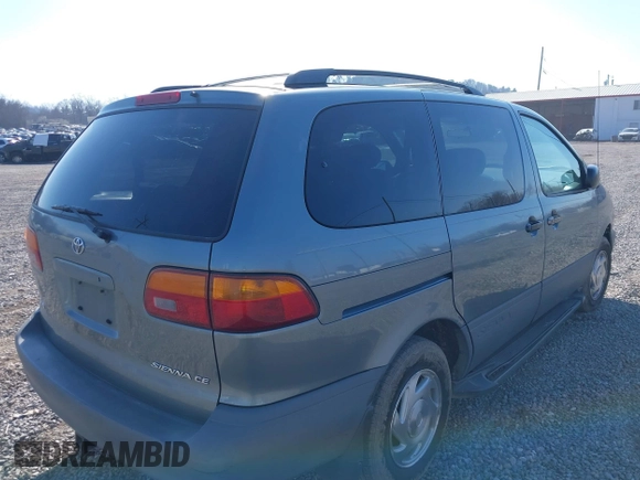 2000 Toyota Sienna CE with VIN 4T3ZF19C8YU272134, listed as a IAAI auction lot 41505762 with 234,706 mi miles. Bid and sale history available at carsss.com. Image 4.