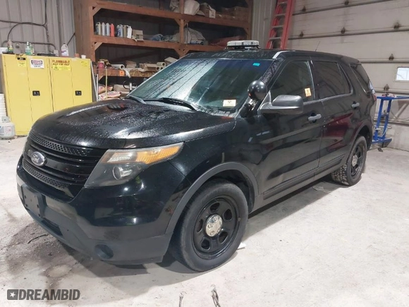 2015 Ford Utility Police Interceptor with VIN 1FM5K8AR5FGA28500, listed as a IAAI auction lot 41215871 with 1 mi miles. Bid and sale history available at carsss.com. Image 2.