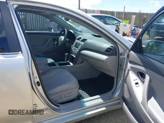 2007 Toyota Camry z VIN 4T1BB46K37U007610, wystawiony jako IAAI lot #42546223 z przebiegiem 252 363 mil mil oraz . Historia ofert i sprzedaży dostępna na DreamBid. Obrazek 5.