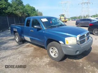2006 Dodge Dakota ST with VIN 1D7HE22K06S549070, listed as a IAAI auction lot 42770481 with 157,814 mi miles and . Bid and sale history available at DreamBid. Image 1.