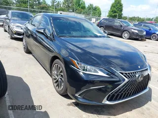 2024 Lexus ES 350 Luxury z VIN 58AEZ1B15RU180643, wystawiony jako IAAI lot #42296720 z przebiegiem 19 457 mil mil oraz . Historia ofert i sprzedaży dostępna na DreamBid. Obrazek 1.