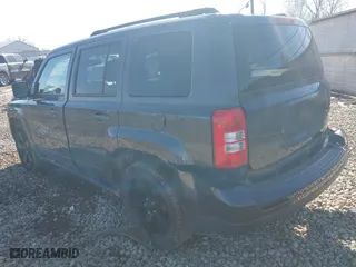 2014 Jeep Patriot Sport with VIN 1C4NJPBA0ED758437, listed as a IAAI auction lot 41532633 with 138,572 mi miles. Bid and sale history available at carsss.com. Image 3.