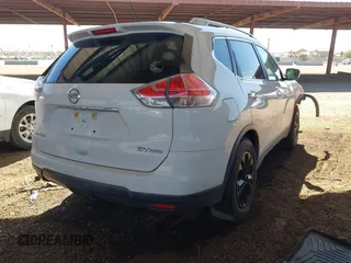 2016 Nissan Rogue SV with VIN KNMAT2MV0GP709770, listed as a IAAI auction lot 41676460 with 116,497 mi miles. Bid and sale history available at carsss.com. Image 4.