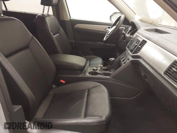 2019 Volkswagen Atlas SE with VIN 1V2LR2CA2KC533079, listed as a IAAI auction lot 41352399 with 88,826 mi miles and . Bid and sale history available at DreamBid. Image 5.
