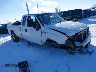 2004 Ford Super Duty F-250 XL with VIN 1FTNX21P14EA09209, listed as a IAAI auction lot 41235755 with 164,040 mi miles. Bid and sale history available at carsss.com. Image 1.