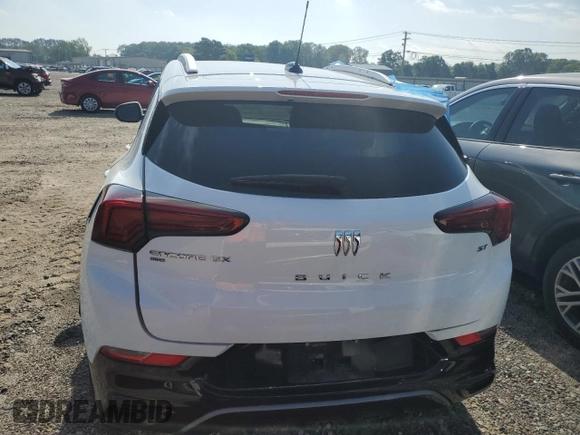 2024 Buick Encore GX Sport Touring с VIN KL4AMESL5RB097673, выставлен на аукционе Copart как лот 54846895 с пробегом 24 731 миль миль и Списание • Salvage title. История ставок и продаж доступна на DreamBid. Изображение 6.