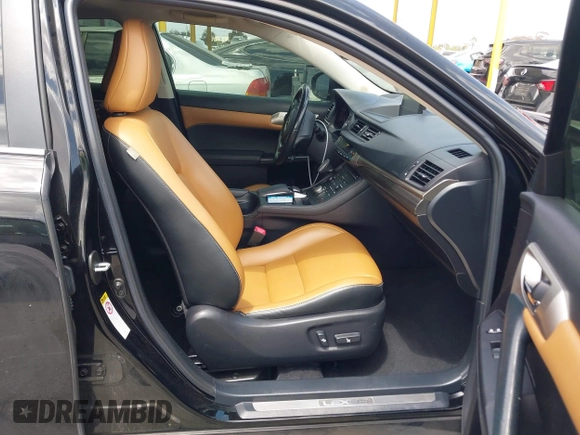2015 Lexus CT 200h z VIN JTHKD5BH7F2224231, wystawiony jako IAAI lot #42129353 z przebiegiem 148 740 mil mil oraz . Historia ofert i sprzedaży dostępna na DreamBid. Obrazek 5.