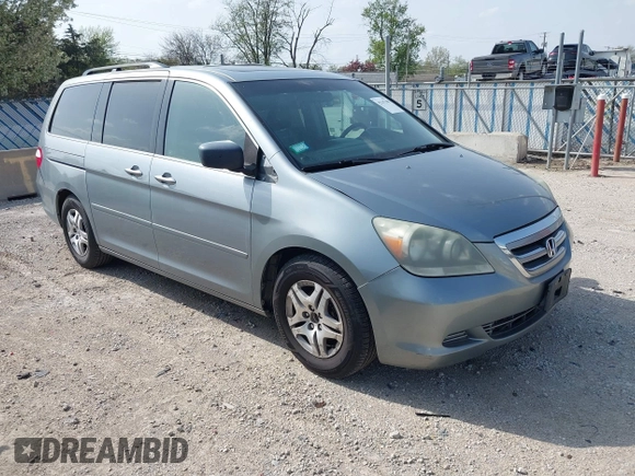 2005 Honda Odyssey EX-L with VIN 5FNRL38755B014826, listed as a IAAI auction lot 42147100 with 145,484 mi miles. Bid and sale history available at carsss.com. Image 1.