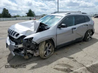 2019 Jeep Cherokee Limited z VIN 1C4PJLDBXKD302576, wystawiony jako Copart lot #55936715 z przebiegiem 107 906 mil mil oraz Szkoda całkowita • Salvage title. Historia ofert i sprzedaży dostępna na DreamBid. Obrazek 1.