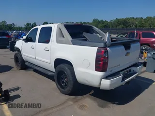 2007 Chevrolet Avalanche LTZ z VIN 3GNEC12037G254623, wystawiony jako IAAI lot #42589662 z przebiegiem 248 688 mil mil oraz . Historia ofert i sprzedaży dostępna na DreamBid. Obrazek 3.
