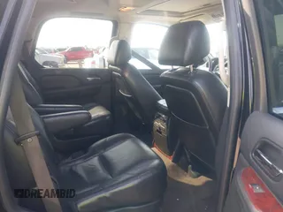 2009 Cadillac Escalade z VIN 1GYFC23299R226115, wystawiony jako IAAI lot #41563489 z przebiegiem 201 924 mil mil oraz . Historia ofert i sprzedaży dostępna na DreamBid. Obrazek 8.