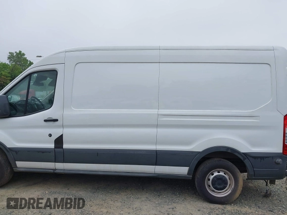 2015 Ford Transit Cargo with VIN 1FTNR2CM4FKA26975, listed as a IAAI auction lot 39407096 with 150,786 mi miles and . Bid and sale history available at carsss.com. Image 14.