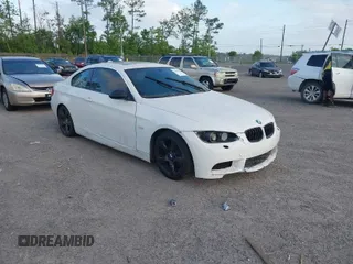 2009 BMW 3 Series 328i with VIN WBAWB33509P137406, listed as a IAAI auction lot 42009388 with 163,648 mi miles. Bid and sale history available at carsss.com. Image 1.