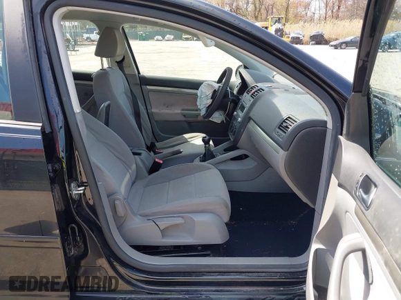 2007 Volkswagen Rabbit with VIN WVWCR91K37W254106, listed as a IAAI auction lot 41948405 with 227,477 mi miles and . Bid and sale history available at DreamBid. Image 5.