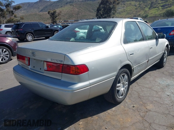2001 Toyota Camry CE with VIN 4T1BG22K01U852935, listed as a IAAI auction lot 41705868 with 136,861 mi miles. Bid and sale history available at carsss.com. Image 4.