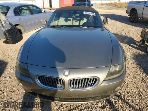 2005 BMW Z4 2.5i with VIN 4USBT33585LS54029, listed as a Copart auction lot 86951144 with 114,583 mi miles and Salvage Title. Bid and sale history available at carsss.com. Image 5.