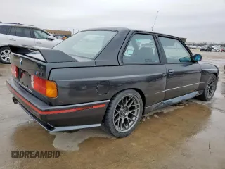 1991 BMW M3 z VIN WBSAK0310MAE34501, wystawiony jako Copart lot #45642275 z przebiegiem 129 936 mil mil oraz Czysty tytuł • Clean title. Historia ofert i sprzedaży dostępna na DreamBid. Obrazek 3.