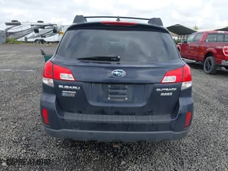 2014 Subaru Outback 2.5i Premium with VIN 4S4BRBDC4E3214134, listed as a IAAI auction lot 42004743 with 206,285 mi miles. Bid and sale history available at carsss.com. Image 16.