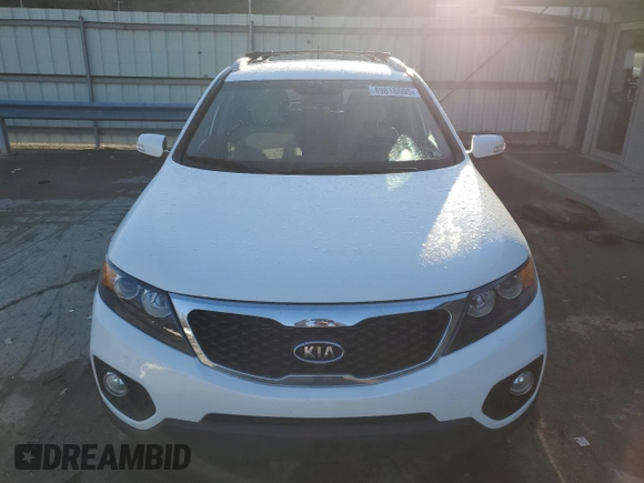 2011 Kia Sorento LX with VIN 5XYKTCA13BG164946, listed as a Copart auction lot 49816605 with 81,404 mi miles and Salvage Title. Bid and sale history available at DreamBid. Image 5.
