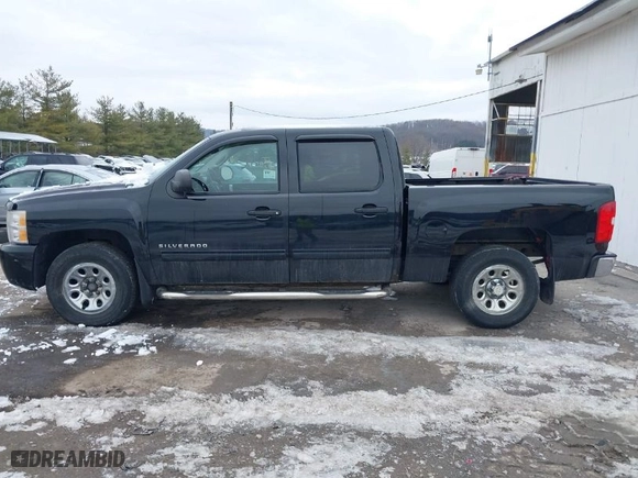 2010 Chevrolet Silverado 1500 LT with VIN 3GCRKSEA5AG191507, listed as a IAAI auction lot 41531755 with 220,184 mi miles. Bid and sale history available at carsss.com. Image 14.