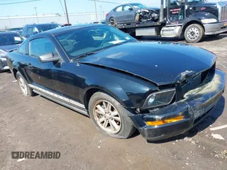 2007 Ford Mustang Deluxe z VIN 1ZVFT80N675361920, wystawiony jako IAAI lot #42196804 z przebiegiem Nie podano mil oraz . Historia ofert i sprzedaży dostępna na DreamBid. Obrazek 1.