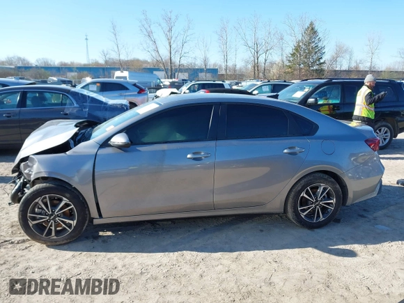 2024 Kia Forte LXS with VIN 3KPF24ADXRE802833, listed as a IAAI auction lot 42059433 with 9,734 mi miles and . Bid and sale history available at DreamBid. Image 13.