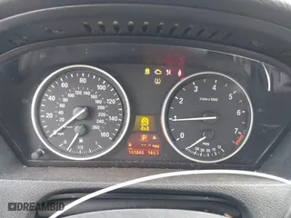 2011 BMW X5 35i with VIN 5UXZV4C58BL406373, listed as a IAAI auction lot 41715817 with 101,900 mi miles. Bid and sale history available at carsss.com. Image 7.