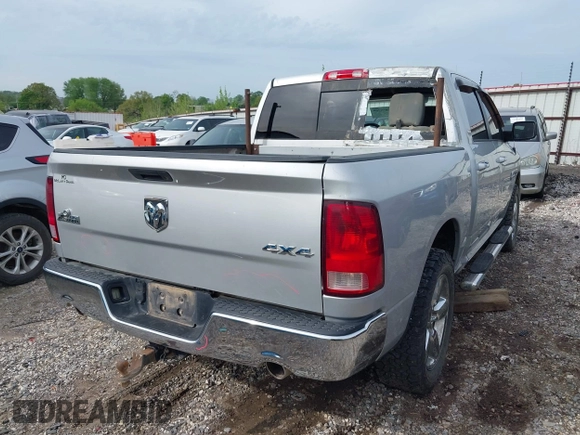 2015 Ram 1500 Big Horn z VIN 3C6RR7LT8FG711548, wystawiony jako IAAI lot #42059708 z przebiegiem 181 589 mil mil oraz . Historia ofert i sprzedaży dostępna na DreamBid. Obrazek 4.