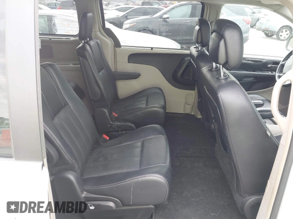 2015 Chrysler Town & Country Touring-L with VIN 2C4RC1CG9FR573863, listed as a IAAI auction lot 42036034 with 141,390 mi miles. Bid and sale history available at carsss.com. Image 8.