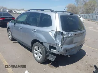 2015 Subaru Forester 2.5i Premium with VIN JF2SJAGC2FH403470, listed as a IAAI auction lot 42010790 with 174,127 mi miles. Bid and sale history available at carsss.com. Image 3.