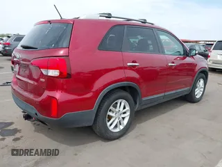 2015 Kia Sorento LX with VIN 5XYKT4A62FG618479, listed as a IAAI auction lot 41934079 with 107,747 mi miles. Bid and sale history available at carsss.com. Image 4.