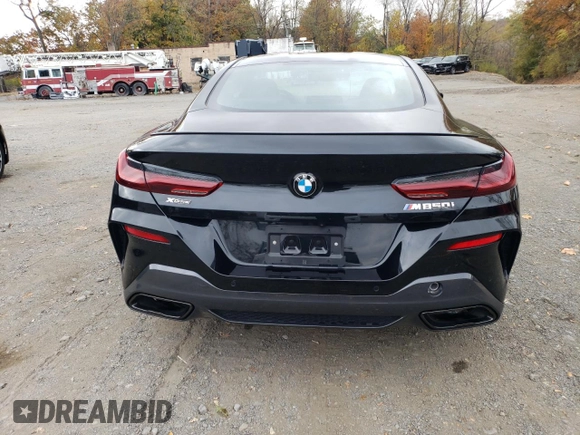 2024 BMW 8 Series M850i xDrive z VIN WBABC4C01RCR33725, wystawiony jako Copart lot #78457344 z przebiegiem 5 469 mil mil oraz Szkoda całkowita • Salvage title. Historia ofert i sprzedaży dostępna na DreamBid. Obrazek 6.