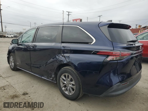 2021 Toyota Sienna LE с VIN 5TDKRKEC6MS013416, выставлен на аукционе Copart как лот 53908805 с пробегом 93 170 миль миль и Списание • Salvage title. История ставок и продаж доступна на DreamBid. Изображение 2.