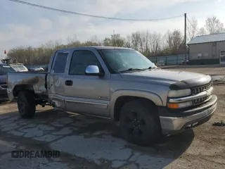 2001 Chevrolet Silverado 1500 LS with VIN 2GCEC19T211106262, listed as a Copart auction lot 51931045 with 206,099 mi miles and Salvage Title. Bid and sale history available at DreamBid. Image 4.